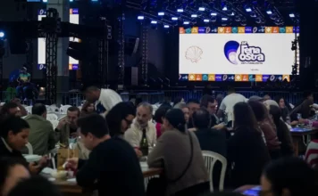 Fenaostra 2026 recebe 70 mil pessoas em sete dias e registra crescimento de 27% no público Público reunido na Fenaostra 2026, no Centrosul, em Florianópolis, durante evento gastronômico e cultural que recebeu 70 mil visitantes em sete dias.