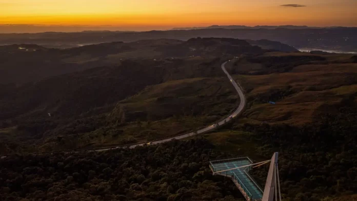 Paisagem da Serra catarinense ao amanhecer ilustra a previsão de temperaturas abaixo de zero e possibilidade de geada em Santa Catarina.