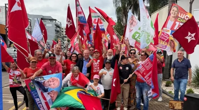 Gelson Merisio participa de mobilização com apoiadores durante agenda de campanha no Oeste de Santa Catarina.