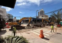 Rua Victor Meirelles é interditada para obras de macrodrenagem em São José Máquinas e trabalhadores atuam nas obras de macrodrenagem que provocam a interdição de trecho da Rua Victor Meirelles, no bairro Campinas, em São José.